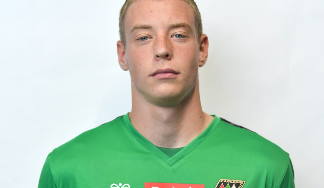 <br />
<b>Warning</b>:  Illegal string offset 'alt' in <b>/home/virtualki/207183/wp-content/themes/zaglebie/single-pilka-players.php</b> on line <b>36</b><br />
h