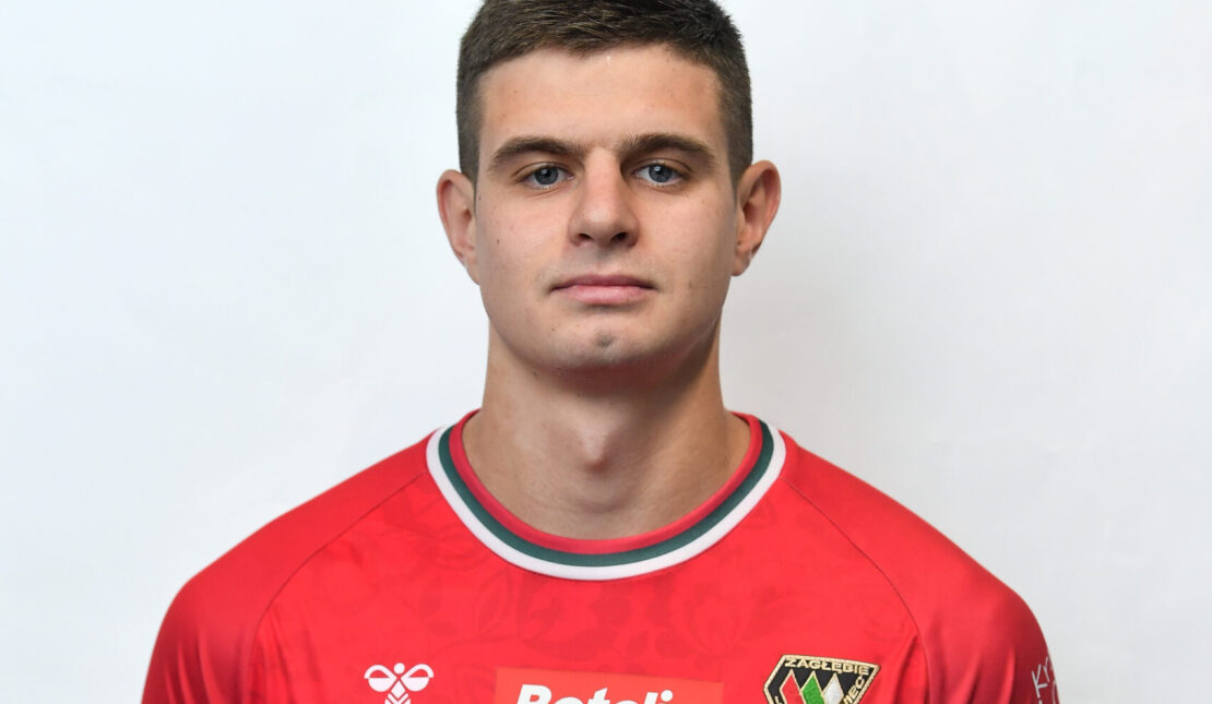 <br />
<b>Warning</b>:  Illegal string offset 'alt' in <b>/home/virtualki/207183/wp-content/themes/zaglebie/single-pilka-players.php</b> on line <b>36</b><br />
h