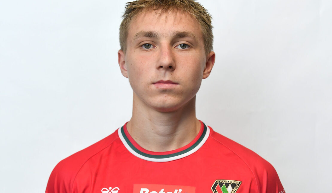 <br />
<b>Warning</b>:  Illegal string offset 'alt' in <b>/home/virtualki/207183/wp-content/themes/zaglebie/single-pilka-players.php</b> on line <b>36</b><br />
h