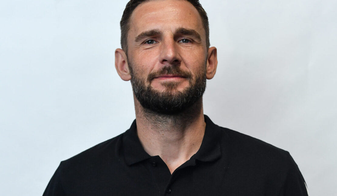 <br />
<b>Warning</b>:  Illegal string offset 'alt' in <b>/home/virtualki/207183/wp-content/themes/zaglebie/single-pilka-players.php</b> on line <b>36</b><br />
h