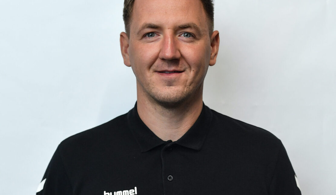 <br />
<b>Warning</b>:  Illegal string offset 'alt' in <b>/home/virtualki/207183/wp-content/themes/zaglebie/single-pilka-players.php</b> on line <b>36</b><br />
h