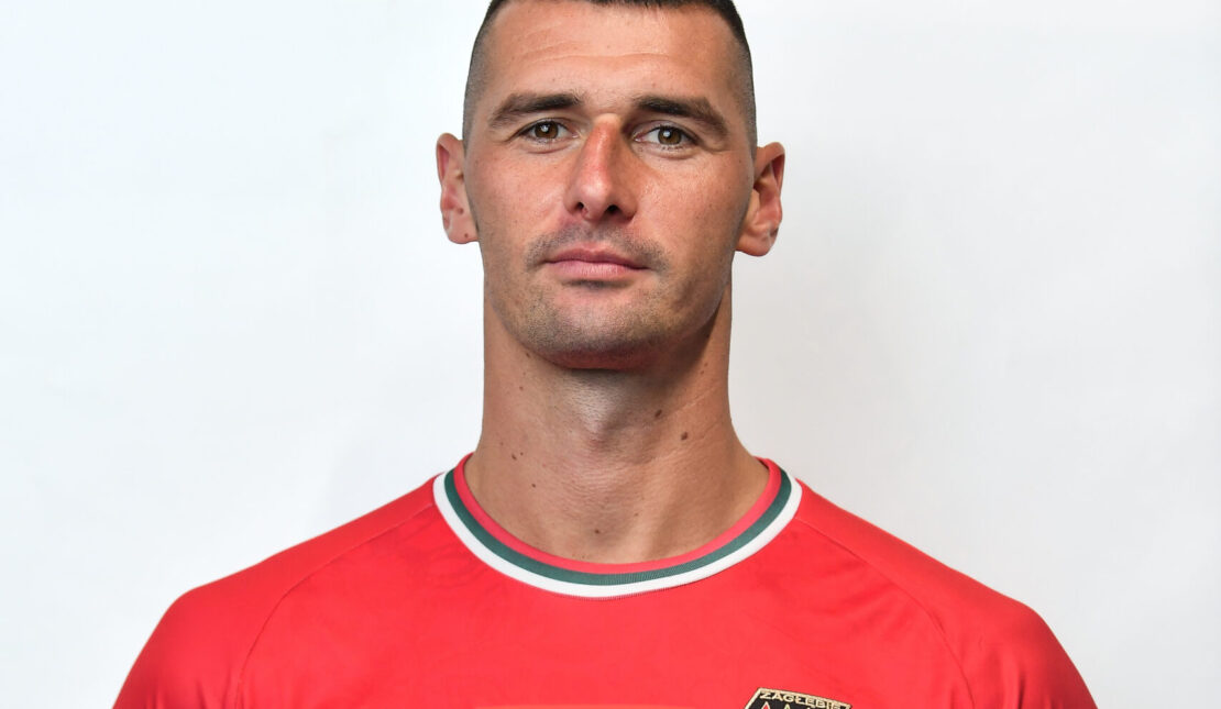 <br />
<b>Warning</b>:  Illegal string offset 'alt' in <b>/home/virtualki/207183/wp-content/themes/zaglebie/single-pilka-players.php</b> on line <b>36</b><br />
h