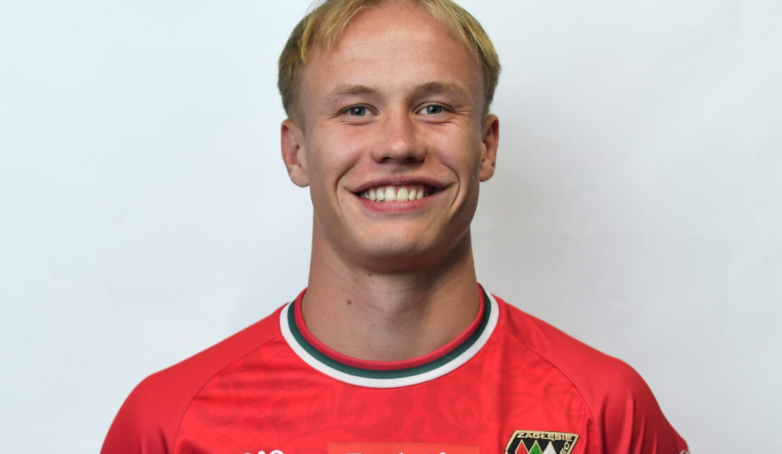 <br />
<b>Warning</b>:  Illegal string offset 'alt' in <b>/home/virtualki/207183/wp-content/themes/zaglebie/single-pilka-players.php</b> on line <b>36</b><br />
h