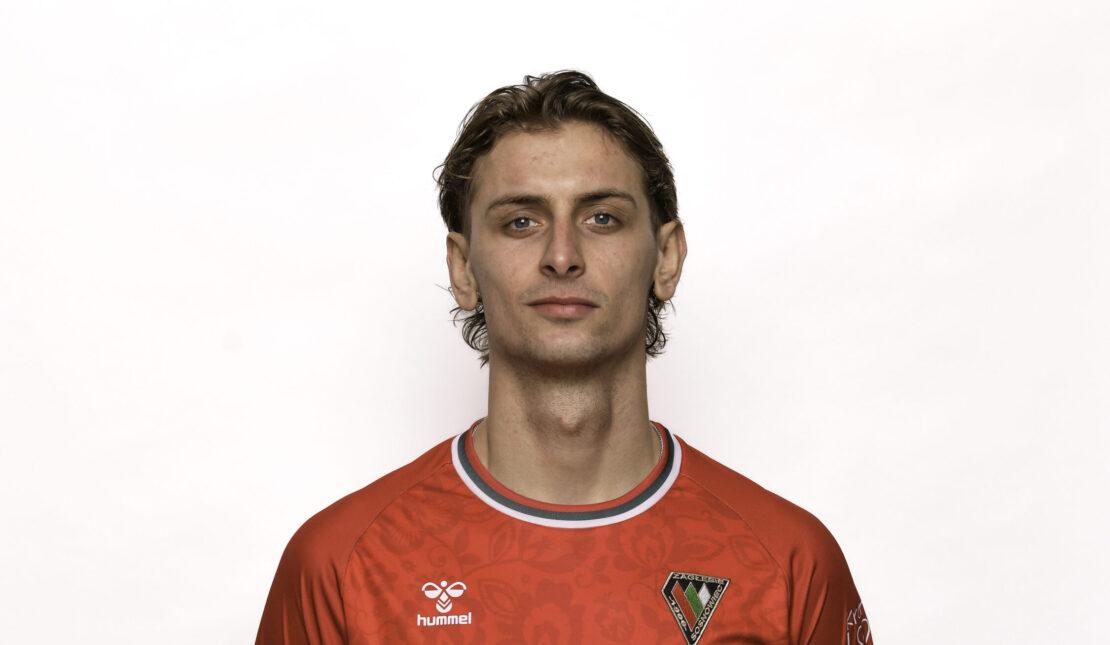 <br />
<b>Warning</b>:  Illegal string offset 'alt' in <b>/home/virtualki/207183/wp-content/themes/zaglebie/single-pilka-players.php</b> on line <b>36</b><br />
h